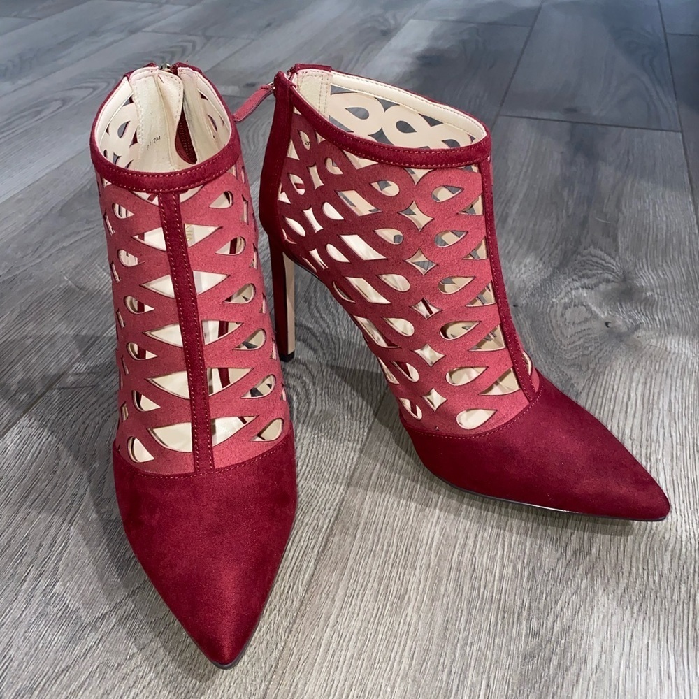 New Nine West Tempo High Heels Booties Red Fabric size 8.5